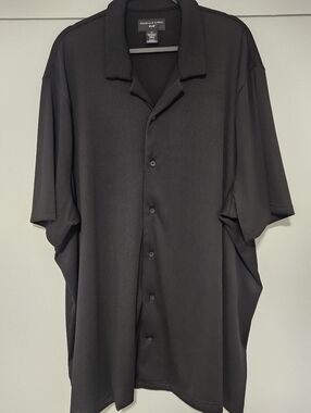 Men’s Black Short-Sleeve Button Down Shirt